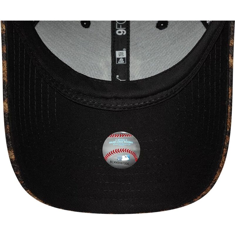 kapa-zaobljena-leopard-podesiv-9forty-leopard-cosy-new-york-yankees-mlb-new-era kapa-zaobljena-leopard-podesiv-9forty-leopard-cosy-new-york-yankees-mlb-new-era