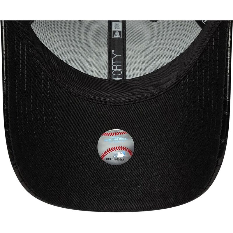 kapa-zaobljena-crna-podesiv-9forty-pu-pattern-new-york-yankees-mlb-new-era kapa-zaobljena-crna-podesiv-9forty-pu-pattern-new-york-yankees-mlb-new-era