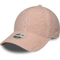 kapa-zaobljena-ruzicasta-snapback-rosa-9forty-m-crown-winter-borg-new-york-yankees-mlb-new-era