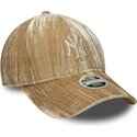 kapa-zaobljena-bez-podesiv-9twenty-velour-new-york-yankees-mlb-new-era
