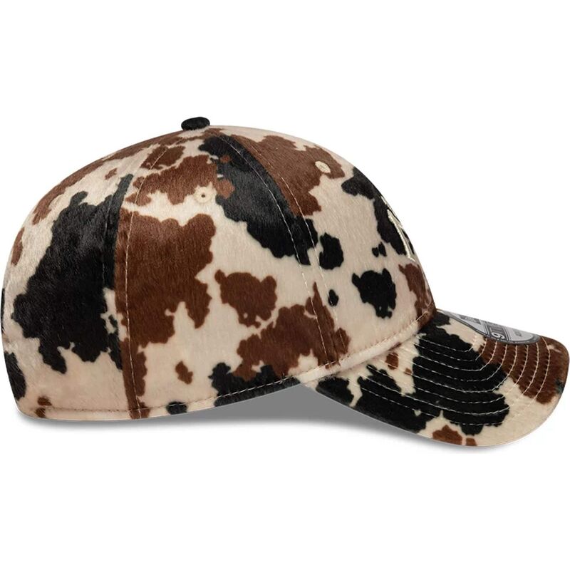 kapa-zaobljena-smeda-podesiv-9twenty-animal-print-new-york-yankees-mlb-new-era