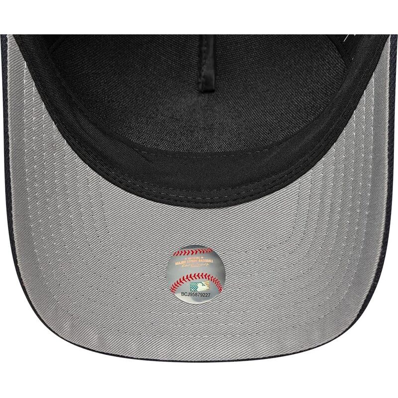 kapa-zaobljena-mornarsko-plava-snapback-9forty-m-crown-a-frame-emblem-new-york-yankees-mlb-new-era