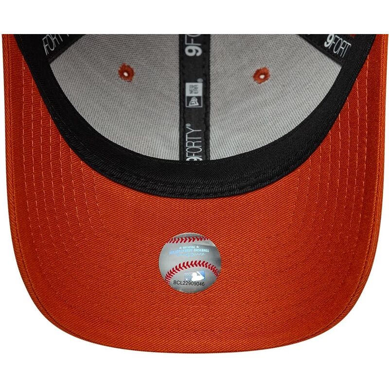 kapa-zaobljena-narancasta-snapback-9forty-m-crown-new-york-yankees-mlb-new-era