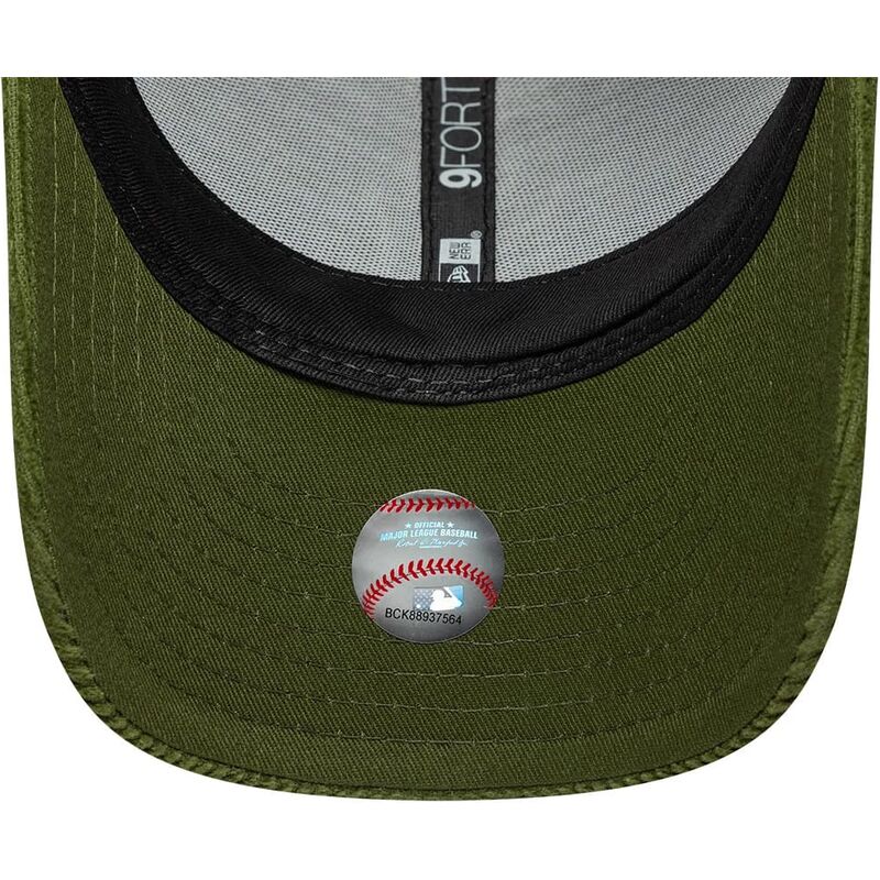 kapa-zaobljena-zelena-podesiv-9forty-m-crown-cord-new-york-yankees-mlb-new-era kapa-zaobljena-zelena-podesiv-9forty-m-crown-cord-new-york-yankees-mlb-new-era