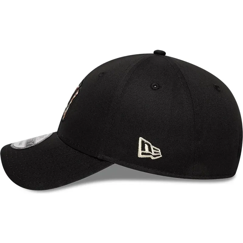kapa-zaobljena-crna-podesiv-9forty-faux-pony-infill-new-york-yankees-mlb-new-era kapa-zaobljena-crna-podesiv-9forty-faux-pony-infill-new-york-yankees-mlb-new-era