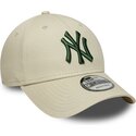kapa-zaobljena-bez-podesiv-9forty-league-essential-new-york-yankees-mlb-new-era