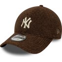 kapa-zaobljena-smeda-snapback-9forty-winter-borg-new-york-yankees-mlb-new-era