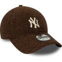 kapa-zaobljena-smeda-snapback-9forty-winter-borg-new-york-yankees-mlb-new-era