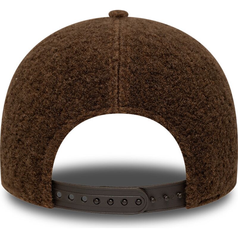 kapa-zaobljena-smeda-snapback-9forty-winter-borg-new-york-yankees-mlb-new-era kapa-zaobljena-smeda-snapback-9forty-winter-borg-new-york-yankees-mlb-new-era