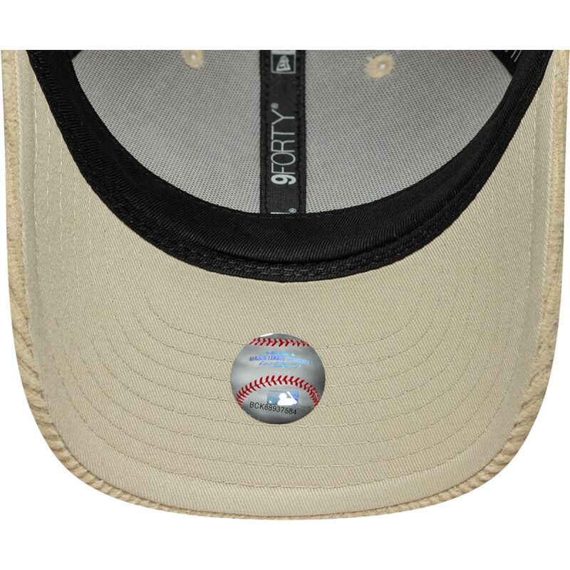 kapa-zaobljena-bez-podesiv-9forty-m-crown-cord-new-york-yankees-mlb-new-era