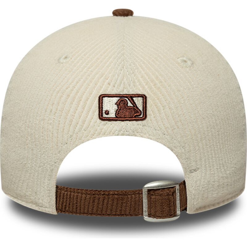 kapa-zaobljena-smeda-podesiv-9forty-m-crown-cord-new-york-yankees-mlb-new-era