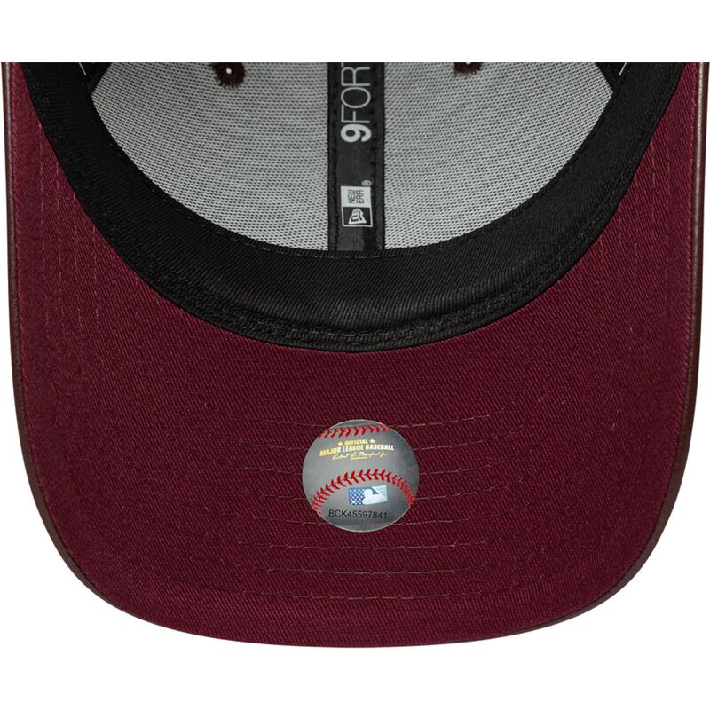 kapa-zaobljena-smeda-snapback-9forty-m-crown-pu-diamante-new-york-yankees-mlb-new-era