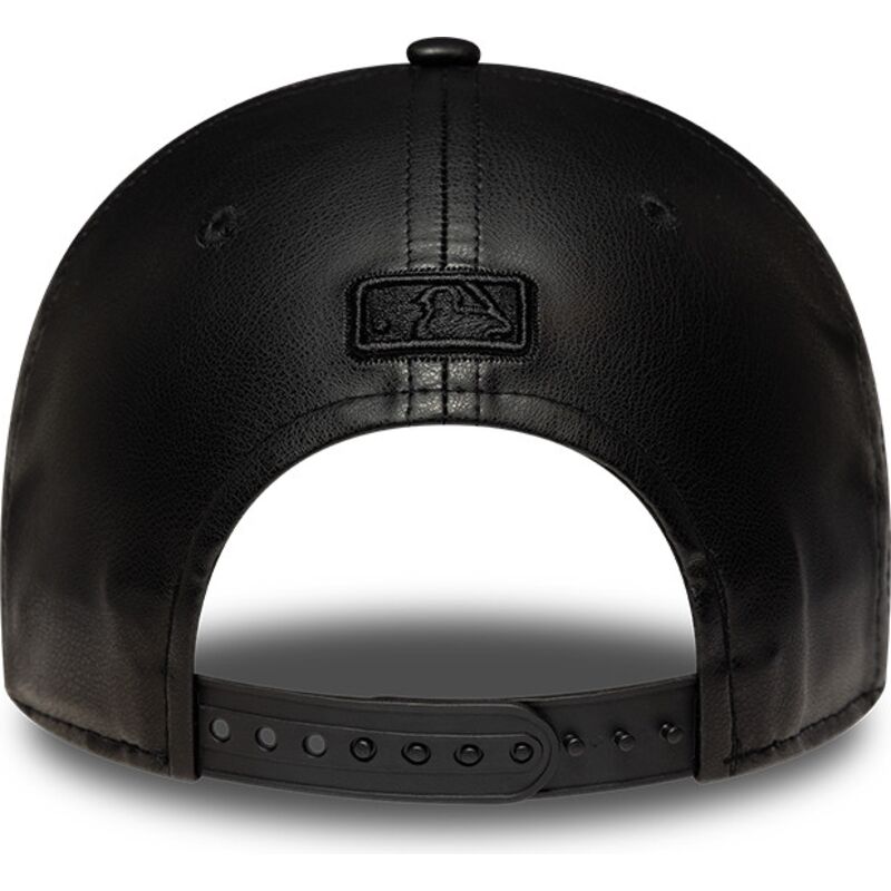 kapa-zaobljena-crna-snapback-9forty-m-crown-pu-diamante-new-york-yankees-mlb-new-era