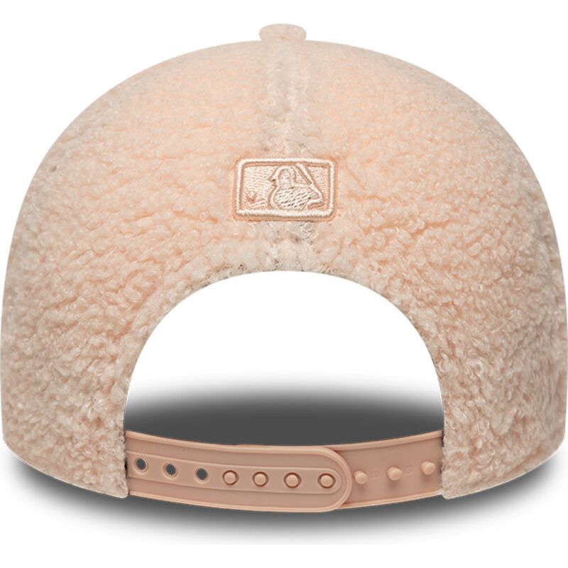 kapa-zaobljena-ruzicasta-snapback-za-djecu-rosa-9forty-m-crown-winter-borg-new-york-yankees-mlb-new-era