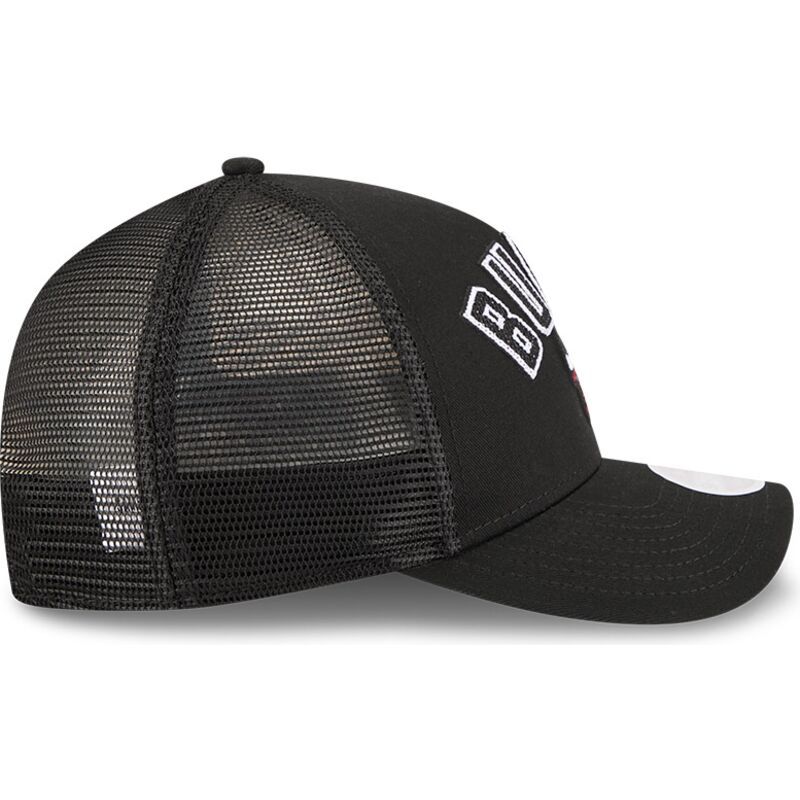 kapa-zaobljena-crna-snapback-9forty-m-crown-a-frame-pomp-chicago-bulls-nba-new-era