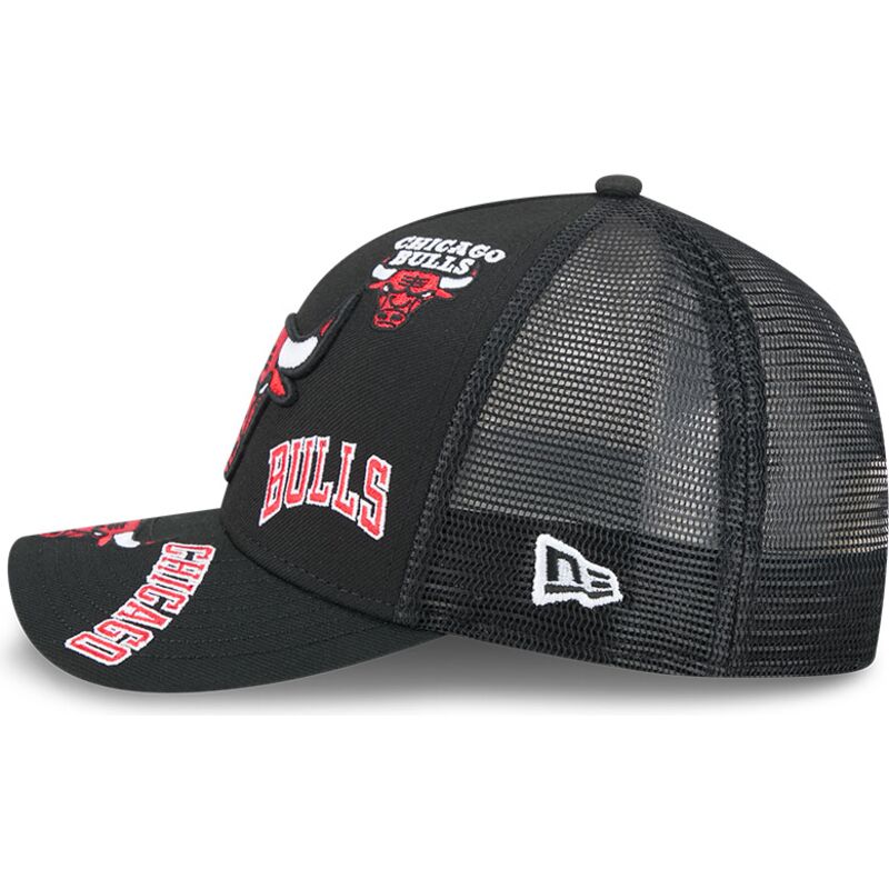kapa-zaobljena-crna-snapback-9forty-m-crown-a-frame-all-over-chicago-bulls-nba-new-era