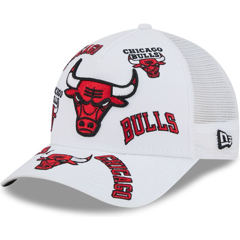 kapa-zaobljena-bijela-snapback-9forty-m-crown-a-frame-all-over-chicago-bulls-nba-new-era