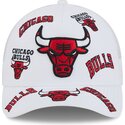 kapa-zaobljena-bijela-snapback-9forty-m-crown-a-frame-all-over-chicago-bulls-nba-new-era