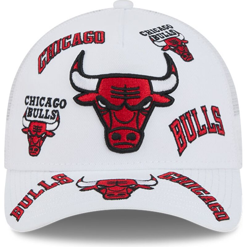 kapa-zaobljena-bijela-snapback-9forty-m-crown-a-frame-all-over-chicago-bulls-nba-new-era