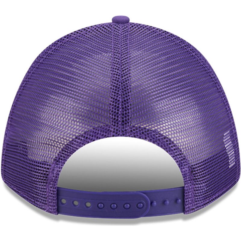 kapa-zaobljena-ljubicasta-snapback-9forty-m-crown-a-frame-all-over-los-angeles-lakers-nba-new-era kapa-zaobljena-ljubicasta-snapback-9forty-m-crown-a-frame-all-over-los-angeles-lakers-nba-new-era