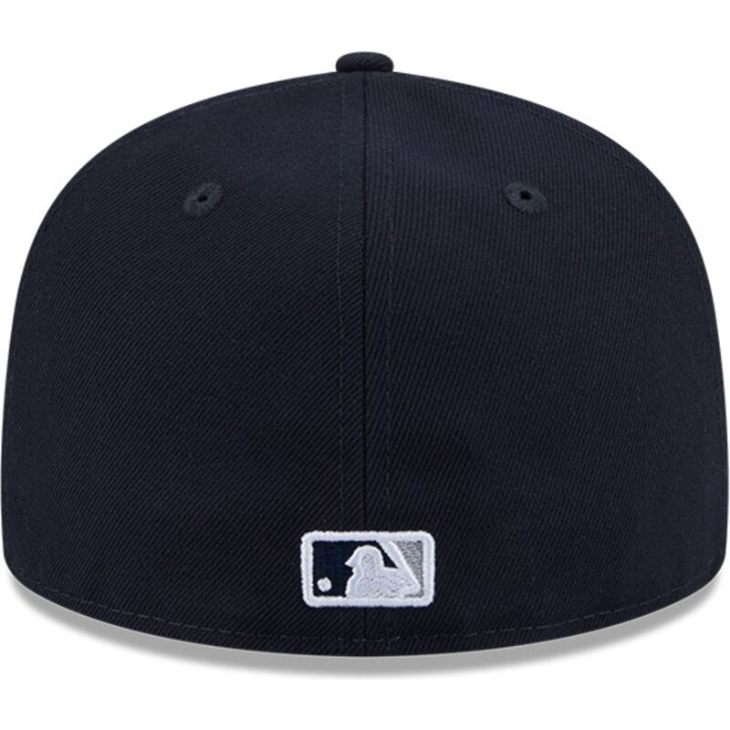 kapa-ravna-mornarsko-plava-prilagodena-59fifty-rhinestone-badge-new-york-yankees-mlb-new-era
