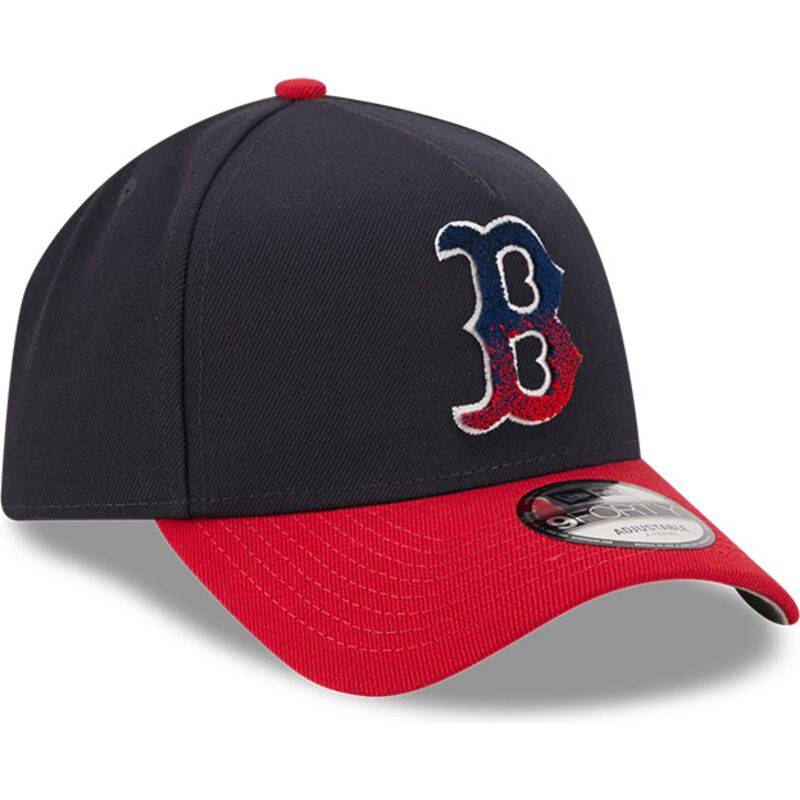 kapa-zaobljena-mornarsko-plava-snapback-9forty-a-frame-na-lifestyle-f1-boston-red-sox-mlb-new-era kapa-zaobljena-mornarsko-plava-snapback-9forty-a-frame-na-lifestyle-f1-boston-red-sox-mlb-new-era