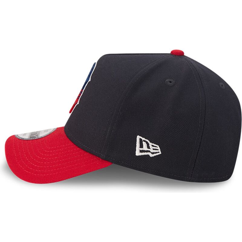 kapa-zaobljena-mornarsko-plava-snapback-9forty-a-frame-na-lifestyle-f1-boston-red-sox-mlb-new-era kapa-zaobljena-mornarsko-plava-snapback-9forty-a-frame-na-lifestyle-f1-boston-red-sox-mlb-new-era