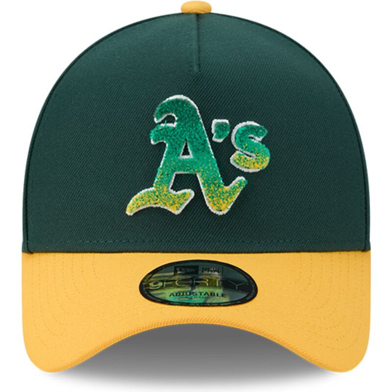 kapa-zaobljena-zelena-snapback-9forty-a-frame-na-lifestyle-f1-oakland-athletics-mlb-new-era