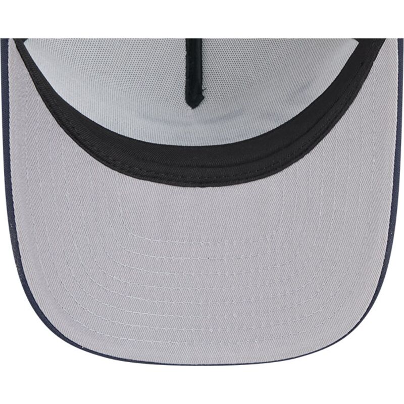 kapa-zaobljena-mornarsko-plava-snapback-9fifty-a-frame-na-lifestyle-f1-new-york-yankees-mlb-new-era