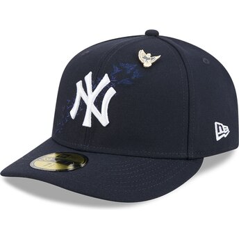Kapa zaobljena mornarsko plava prilagođena 59FIFTY Pin NA Lifestyle F1 New York Yankees MLB New Era