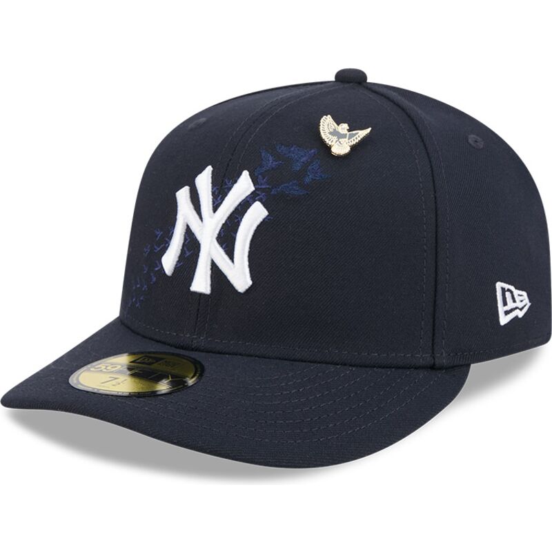 kapa-zaobljena-mornarsko-plava-prilagodena-59fifty-pin-na-lifestyle-f1-new-york-yankees-mlb-new-era