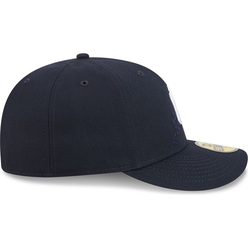 kapa-zaobljena-mornarsko-plava-prilagodena-59fifty-pin-na-lifestyle-f1-new-york-yankees-mlb-new-era