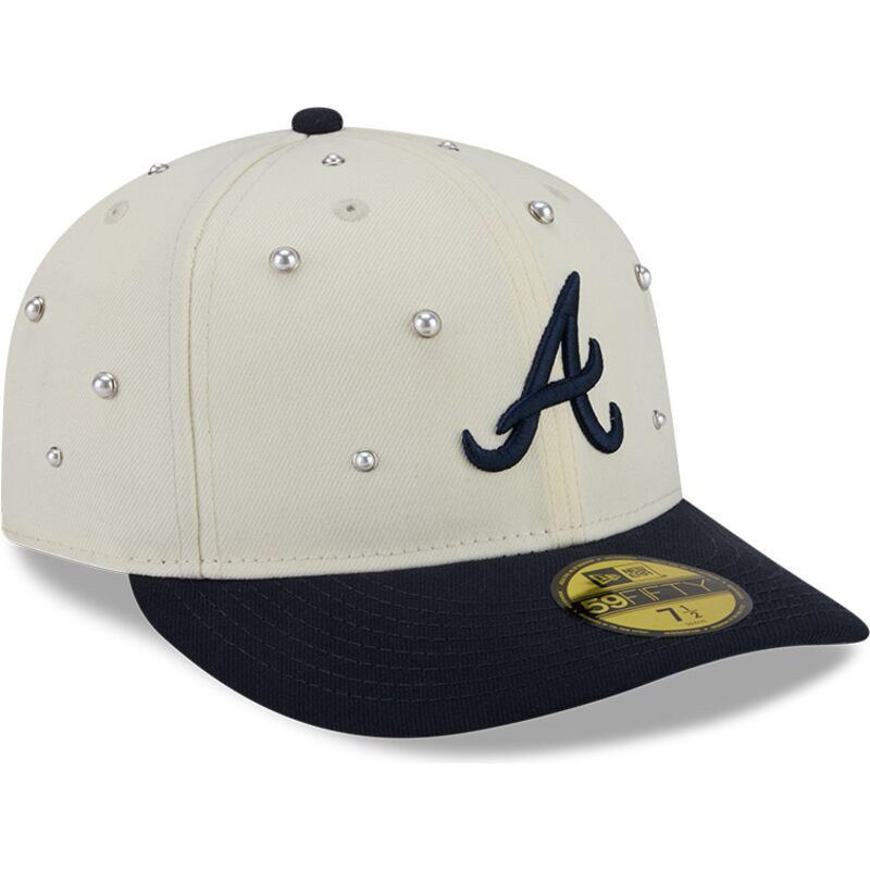 kapa-zaobljena-bez-prilagodena-59fifty-beads-na-lifestyle-f1-atlanta-braves-mlb-new-era kapa-zaobljena-bez-prilagodena-59fifty-beads-na-lifestyle-f1-atlanta-braves-mlb-new-era