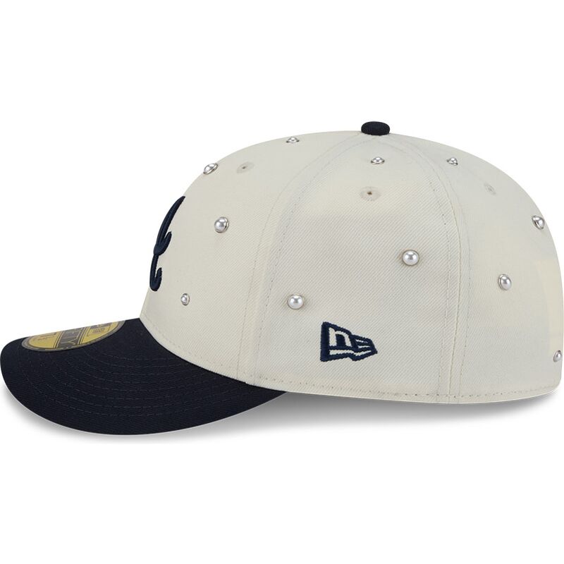 kapa-zaobljena-bez-prilagodena-59fifty-beads-na-lifestyle-f1-atlanta-braves-mlb-new-era kapa-zaobljena-bez-prilagodena-59fifty-beads-na-lifestyle-f1-atlanta-braves-mlb-new-era