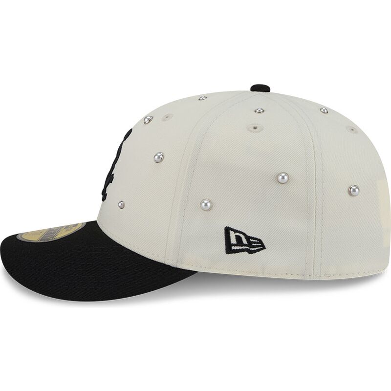 kapa-zaobljena-bez-prilagodena-59fifty-beads-na-lifestyle-f1-chicago-white-sox-mlb-new-era kapa-zaobljena-bez-prilagodena-59fifty-beads-na-lifestyle-f1-chicago-white-sox-mlb-new-era
