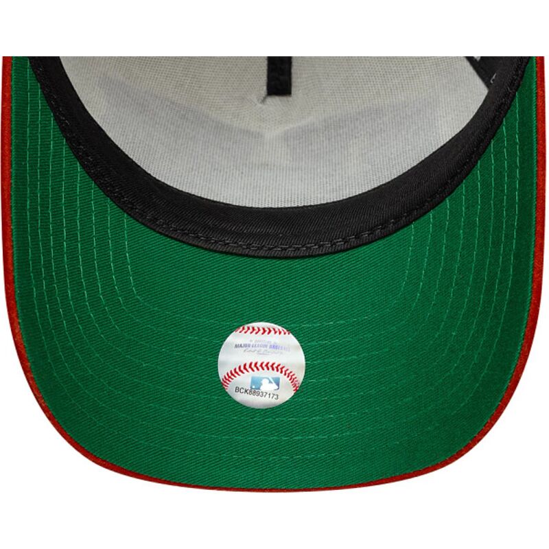 kapa-zaobljena-bez-snapback-e-frame-wordmark-suede-new-york-yankees-mlb-new-era kapa-zaobljena-bez-snapback-e-frame-wordmark-suede-new-york-yankees-mlb-new-era