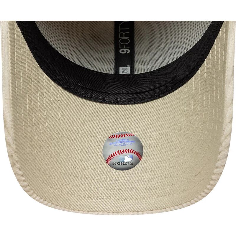 kapa-zaobljena-bez-podesiv-9forty-cord-new-york-yankees-mlb-new-era