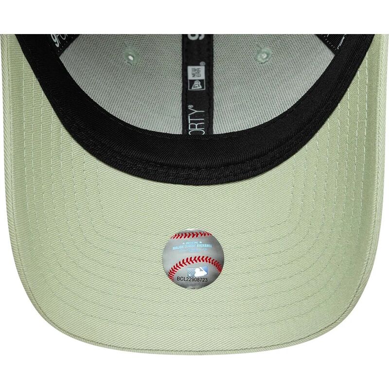 kapa-zaobljena-zelena-podesiv-9forty-league-essential-los-angeles-dodgers-mlb-new-era kapa-zaobljena-zelena-podesiv-9forty-league-essential-los-angeles-dodgers-mlb-new-era