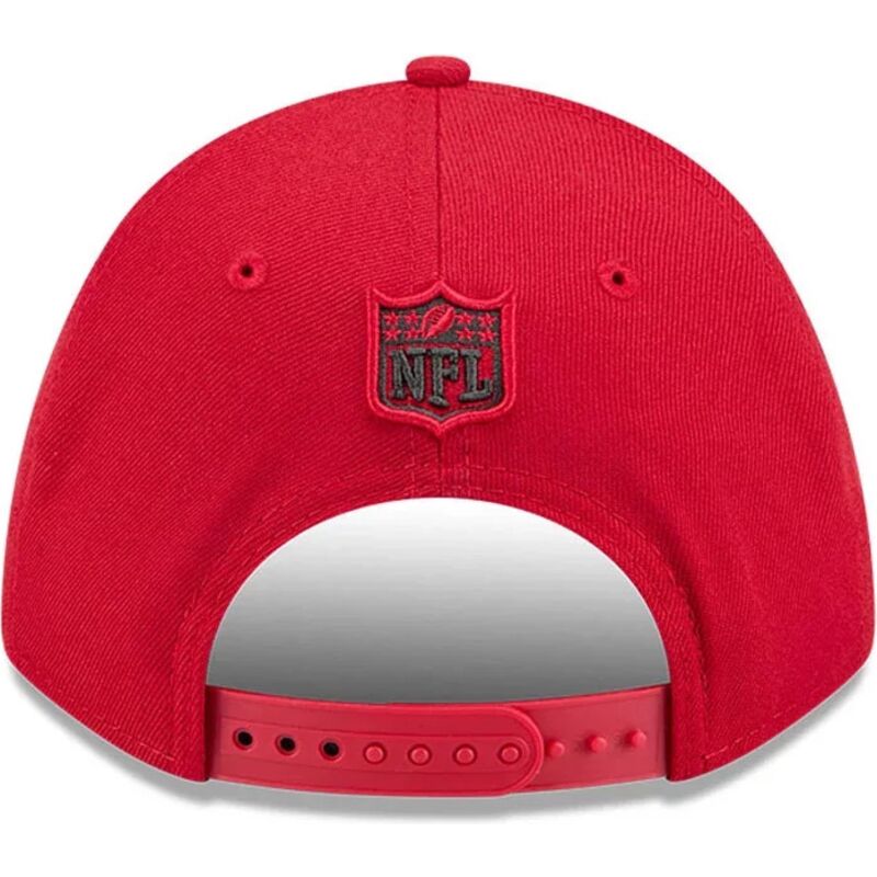 kapa-zaobljena-smeda-snapback-9forty-m-crown-team-tampa-bay-buccaneers-nfl-new-era