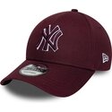 kapa-zaobljena-crvena-podesiv-9forty-team-outline-new-york-yankees-mlb-new-era