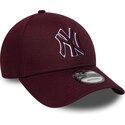 kapa-zaobljena-crvena-podesiv-9forty-team-outline-new-york-yankees-mlb-new-era