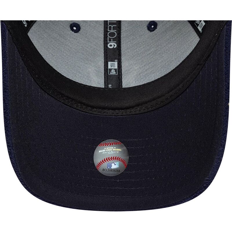 kapa-zaobljena-mornarsko-plava-snapback-9forty-m-crown-fleece-new-york-yankees-mlb-new-era