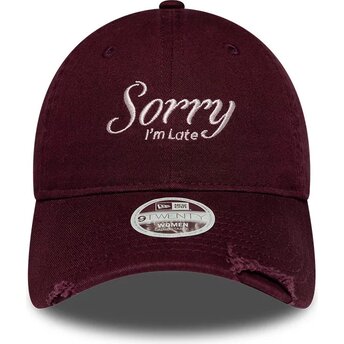Kapa zaobljena crvena podesiv 9TWENTY Slogan Sorry I'm Late New Era