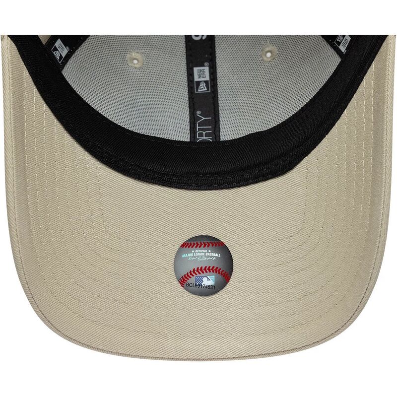 kapa-zaobljena-bez-podesiv-9forty-fruit-icon-strawberry-new-york-yankees-mlb-new-era