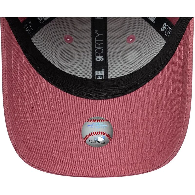 kapa-zaobljena-ruzicasta-podesiv-za-djecu-9forty-space-new-york-yankees-mlb-new-era kapa-zaobljena-ruzicasta-podesiv-za-djecu-9forty-space-new-york-yankees-mlb-new-era