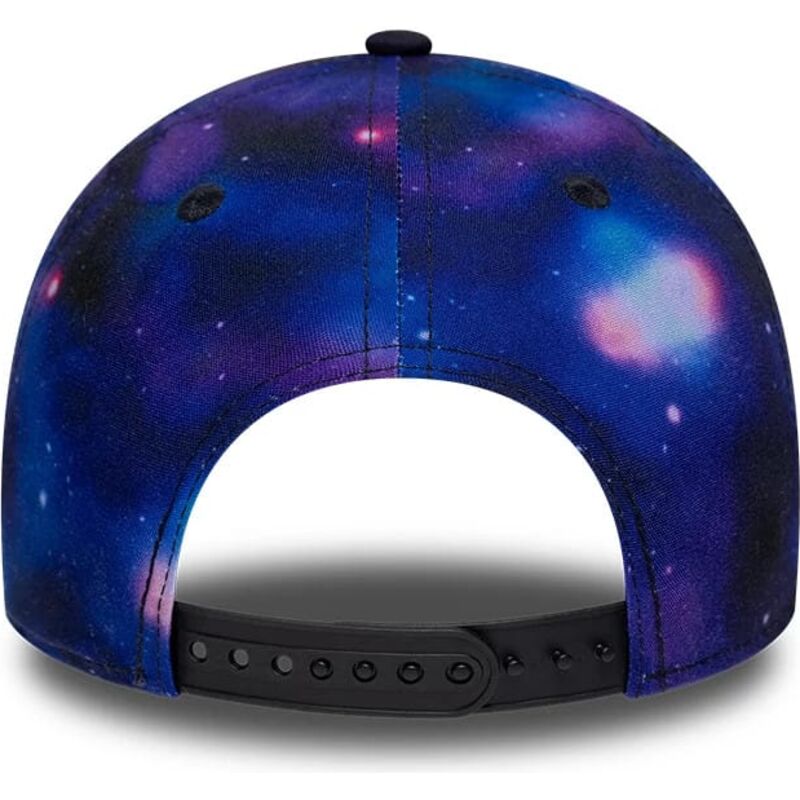 kapa-zaobljena-visebojno-snapback-za-djecu-9forty-all-over-print-space-new-york-yankees-mlb-new-era