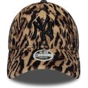 kapa-zaobljena-leopard-podesiv-9forty-ocelot-print-new-york-yankees-mlb-new-era