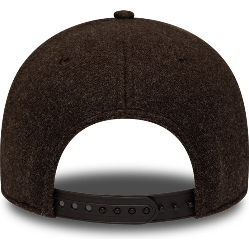 kapa-zaobljena-smeda-snapback-9forty-winter-new-york-yankees-mlb-new-era