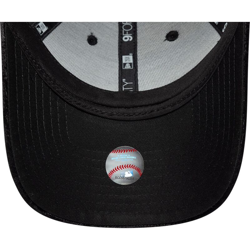 kapa-zaobljena-crna-podesiv-9forty-pattern-velour-new-york-yankees-mlb-new-era