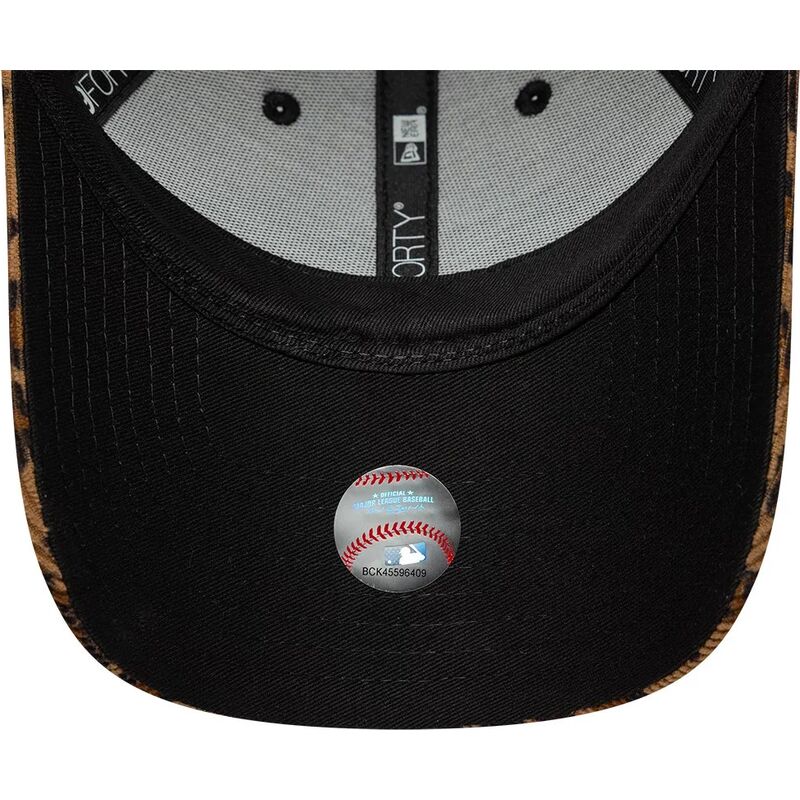 kapa-zaobljena-leopard-podesiv-9forty-leopard-cord-new-york-yankees-mlb-new-era